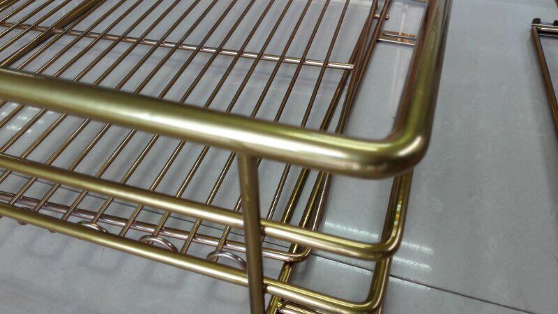 Oro brillante electrost&aacute;tico para recubrimiento de polvo de rejillas met&aacute;licas